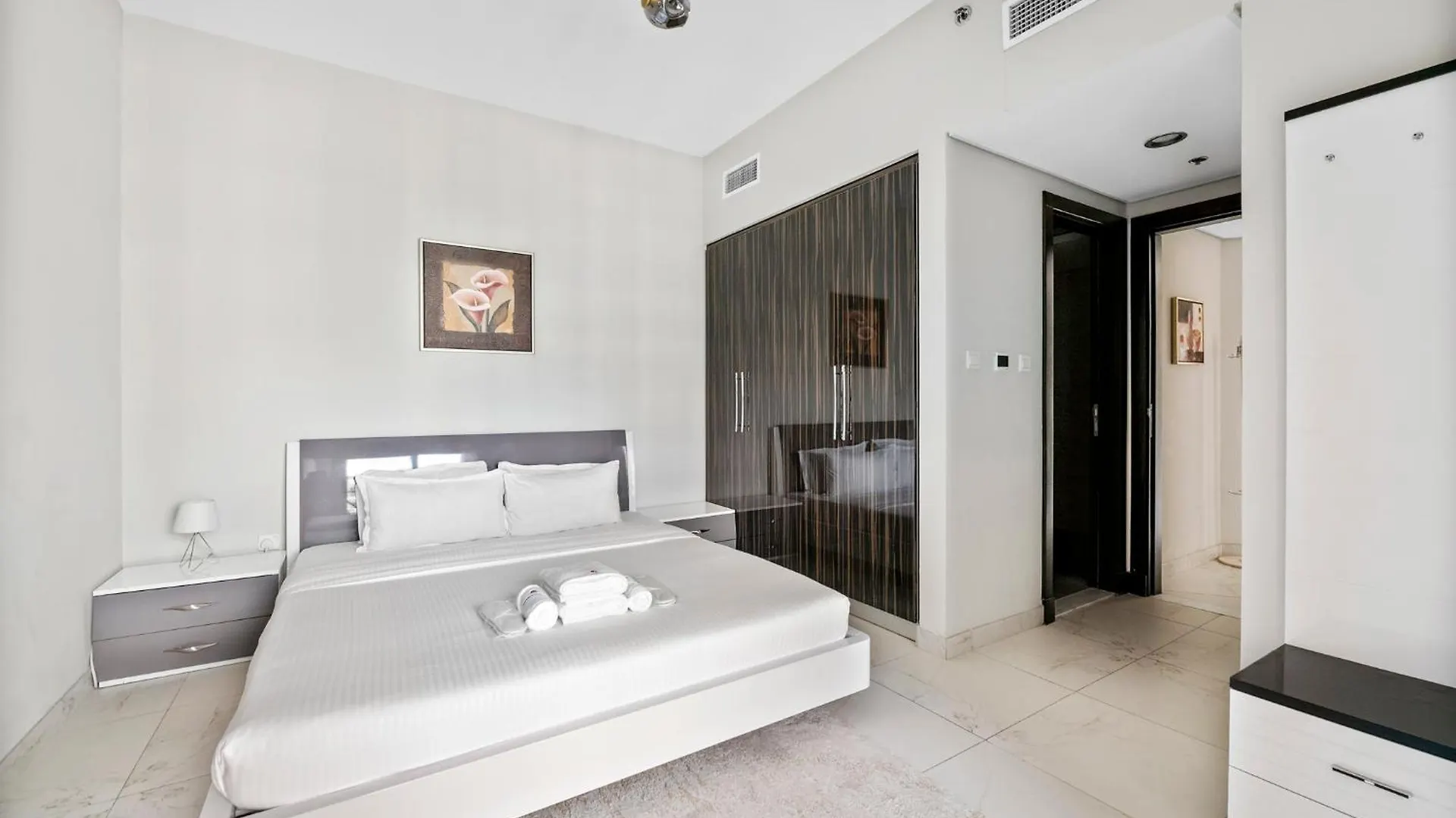 Stonetree - Spacious 2Br In Peaceful Community Dubai Apartment